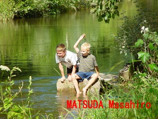 松田雅央 ドイツ環境フォト カールスルーエ 水辺のビオトープ・親水公園で遊ぶ子供達